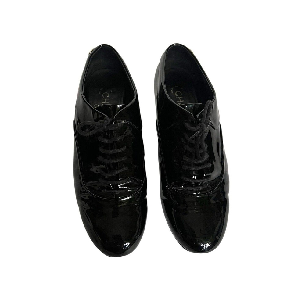 Chanel Black Patent Leather Lace Up Oxford Shoes Pearl Heel CC Logo EU 39.5 - Picture 11 of 12